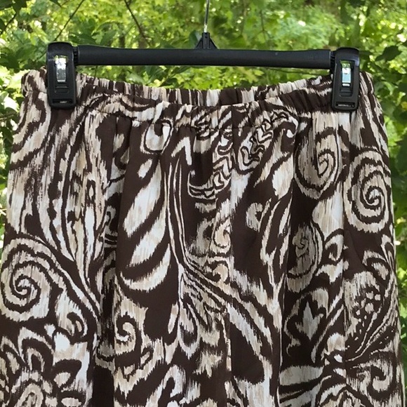Women’s Brown, White & Tan Paisley Print Elastic Waist Skirt Sheer Solid Hem 20W - Picture 3 of 16